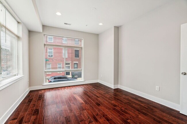 Building Photo - 1238 N 6th St