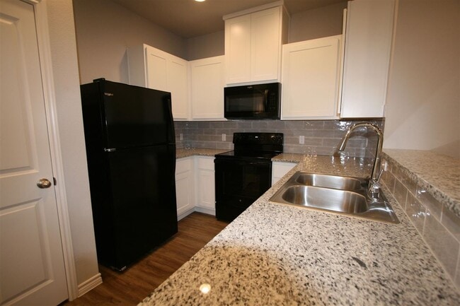 Building Photo - 217 Peruna Dr