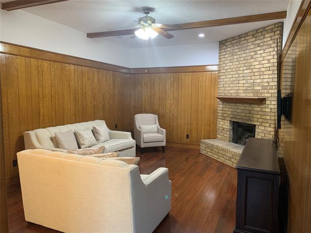 Building Photo - 1520 Parkside Dr