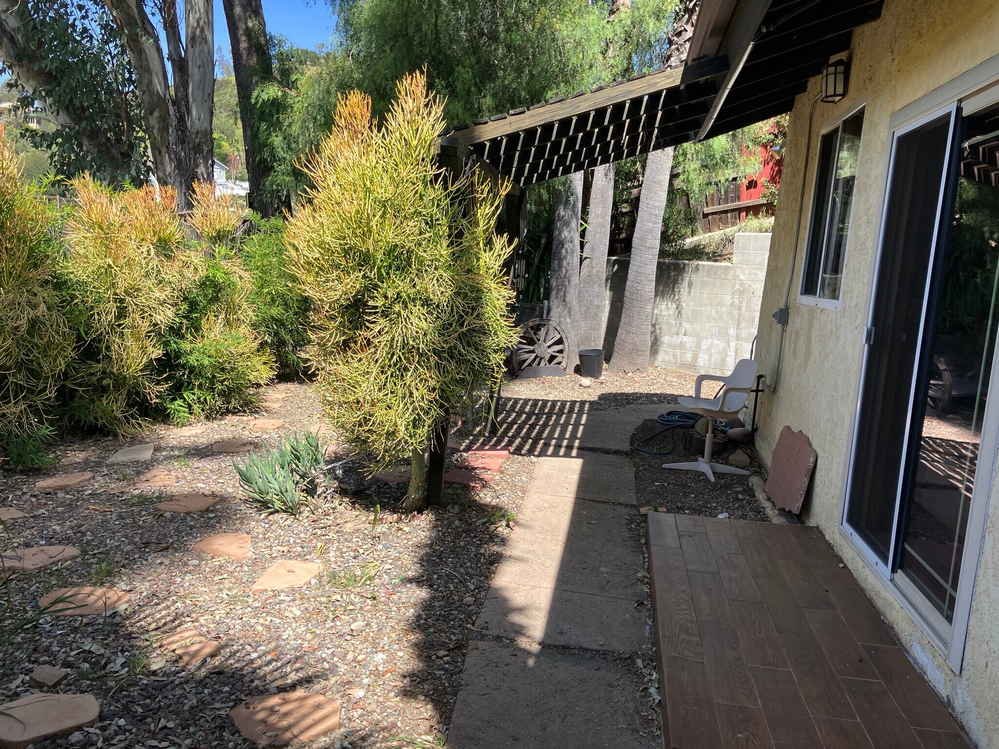 Front Yard - 22933 Portage Circle Dr