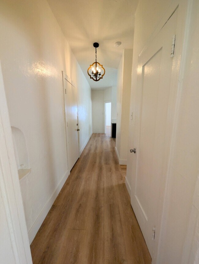 Building Photo - 427 Coronado Ter