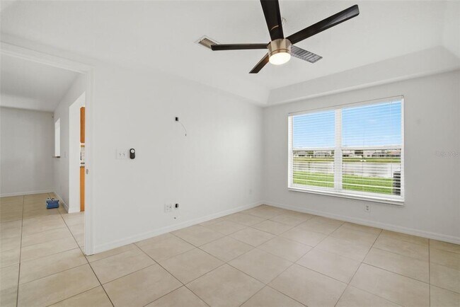 Building Photo - 10604 Lakeside Vista Dr