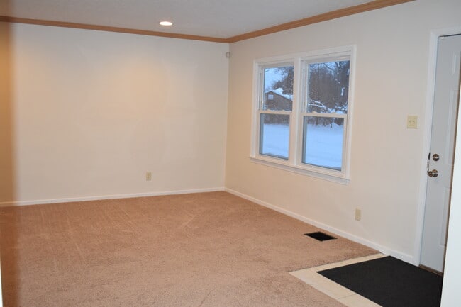 Building Photo - 2648 Fairland St