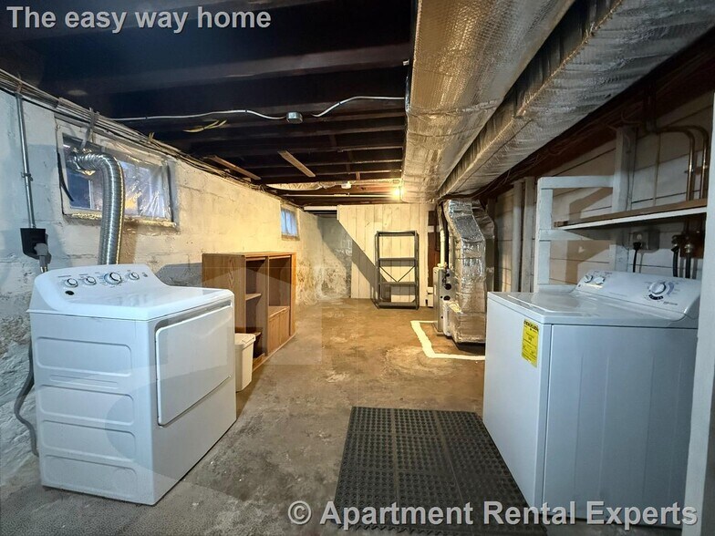 Building Photo - 110 W Quincy St