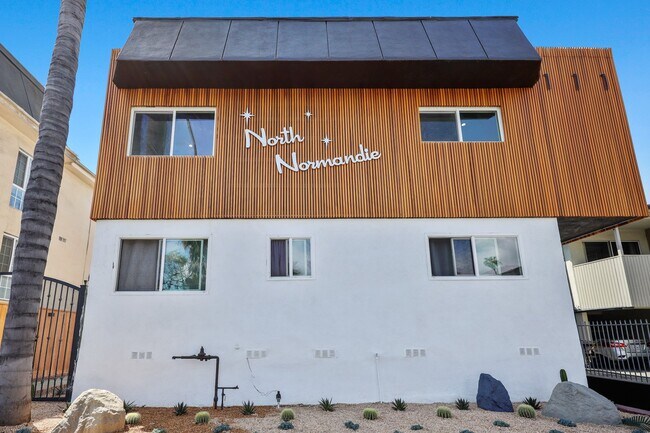Building Photo - 111 N Normandie Ave