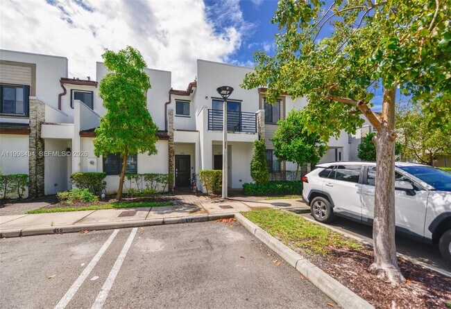 Building Photo - 640 NE 207th St