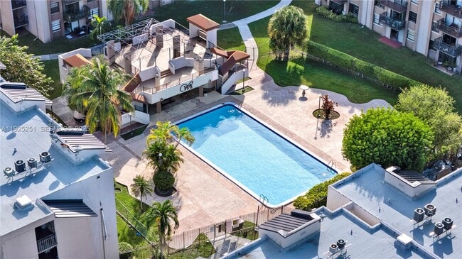 Building Photo - 3620 SW 114th Ave