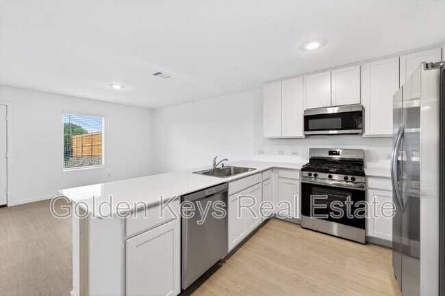 Building Photo - 10212 Regal Bend Ln