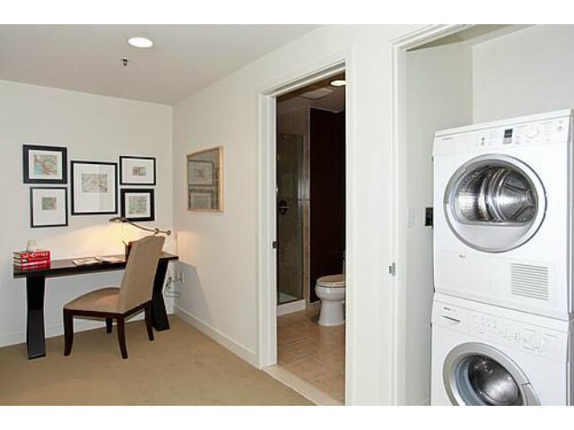 Building Photo - 301 Main St