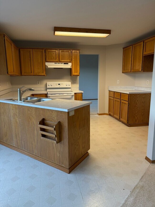 Building Photo - 5307 SW Brugger St