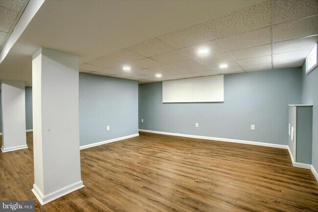 Building Photo - 2400 Linglestown Rd