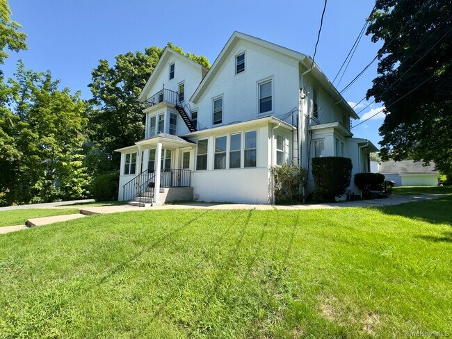 Building Photo - 130 Mahopac Ave