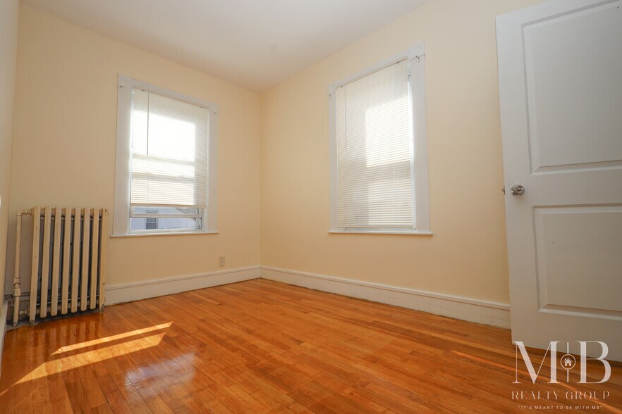 Building Photo - 110 Murdock St