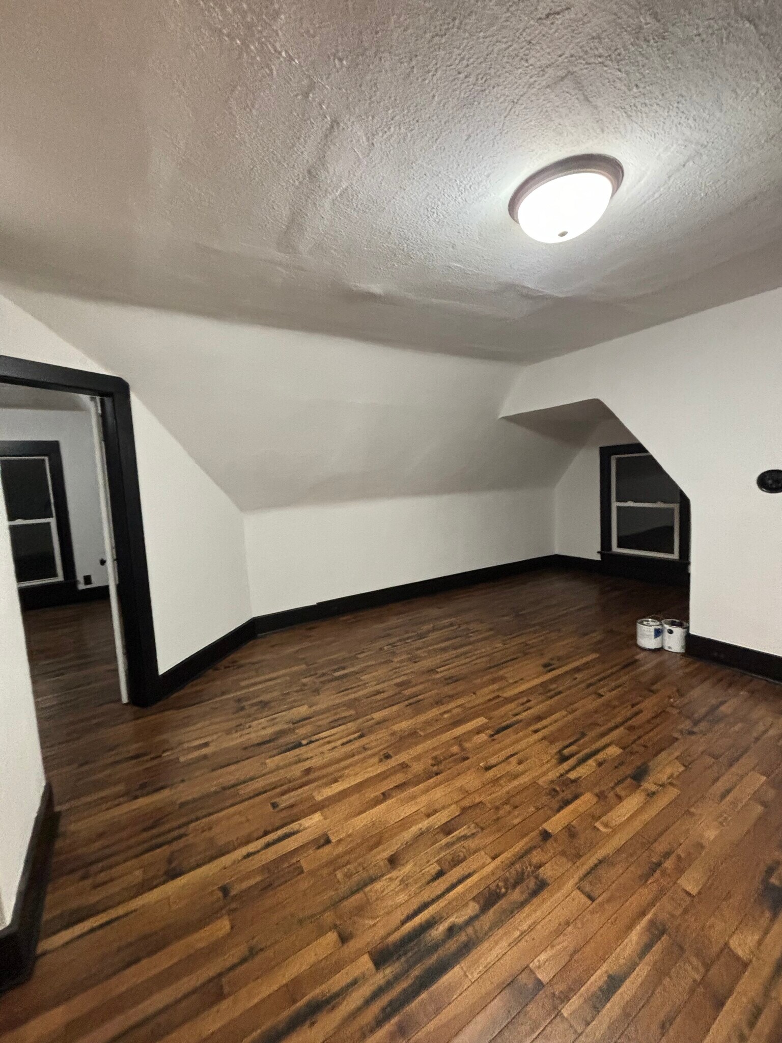 Building Photo - 1841 1/2 Highland Ave