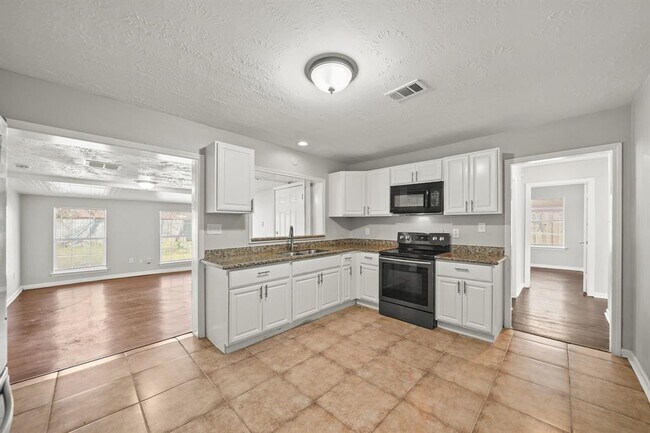 Building Photo - 9315 Laura Koppe Rd