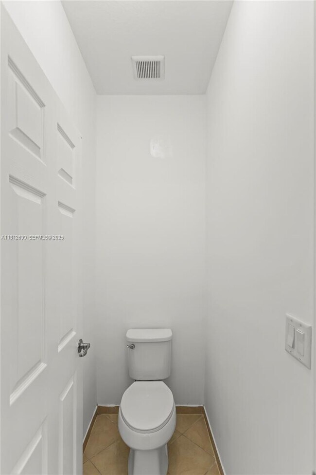 Building Photo - 3502 W 86th Terrace