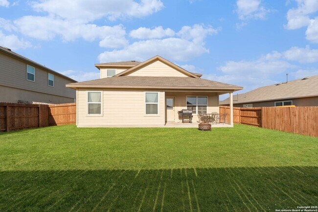 Building Photo - 511 Diamond Shls