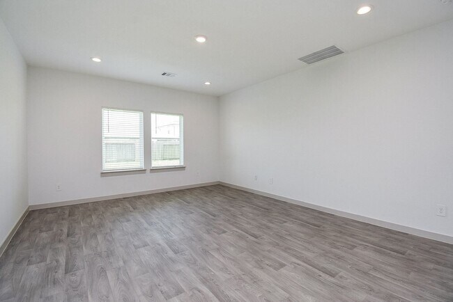 Building Photo - 8030 Milam Ln