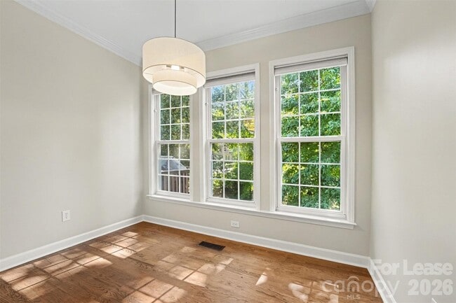 Building Photo - 11526 Sir Francis Drake Dr