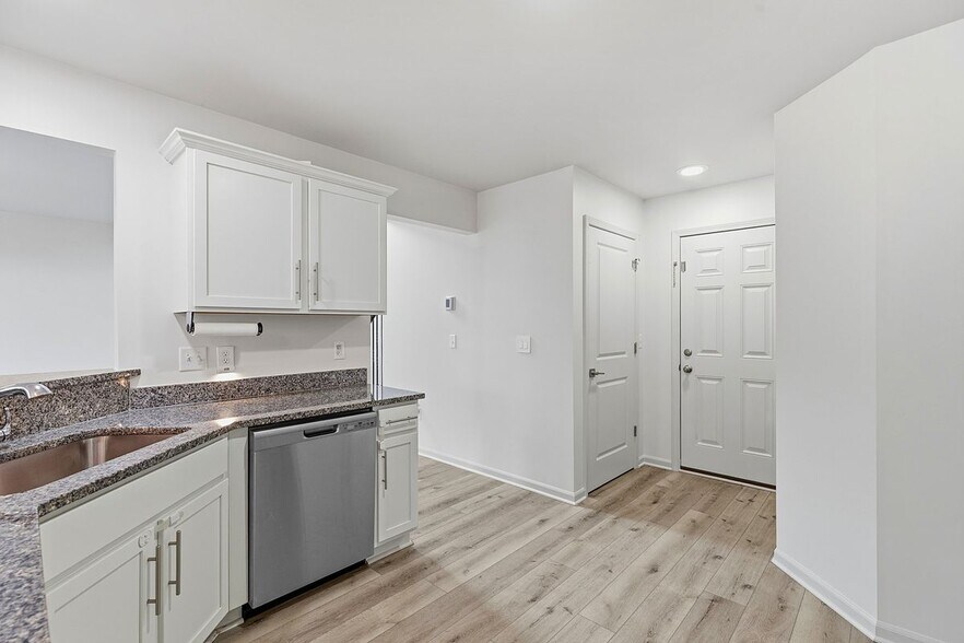 Building Photo - 6650 Chandler Dr