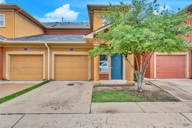 Building Photo - 2900 S Lakeline Blvd