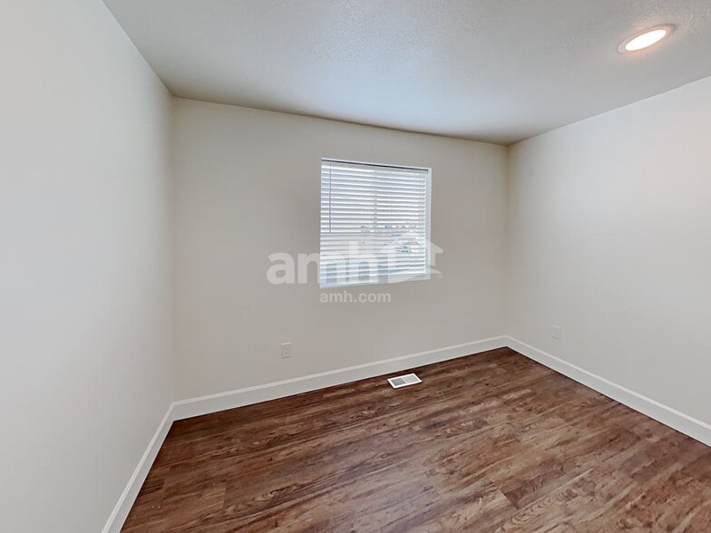 Building Photo - 1419 Perelle Ln