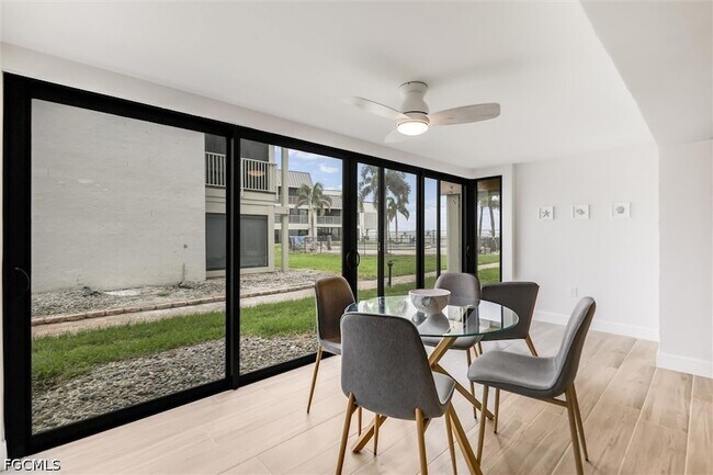 Building Photo - 760 Sextant Dr