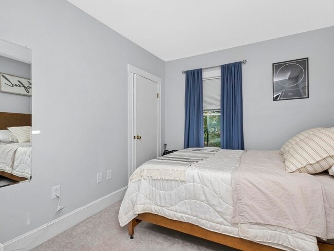 Building Photo - 63 Marshfield St