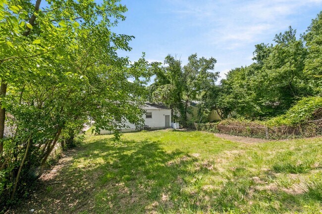 Building Photo - 8515 Jenny Dr
