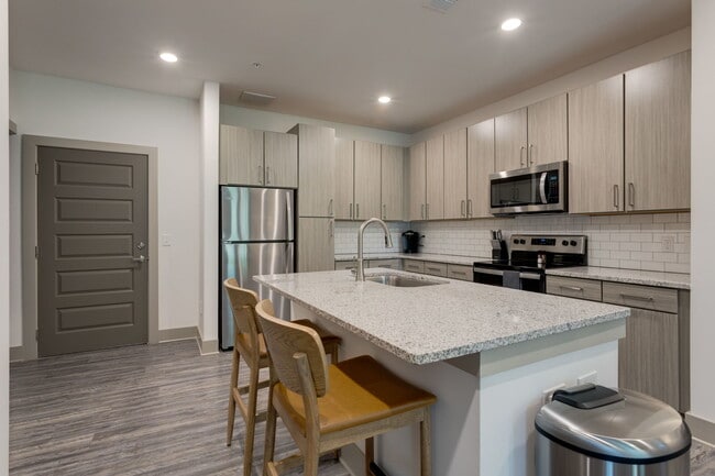 Building Photo - 950 Brittany Park Dr