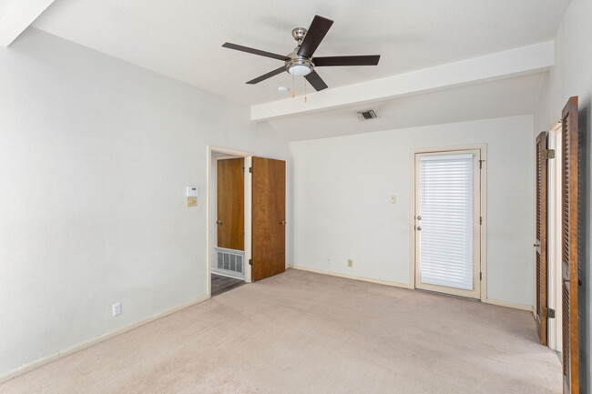 Building Photo - 13722 Hunters Hawk