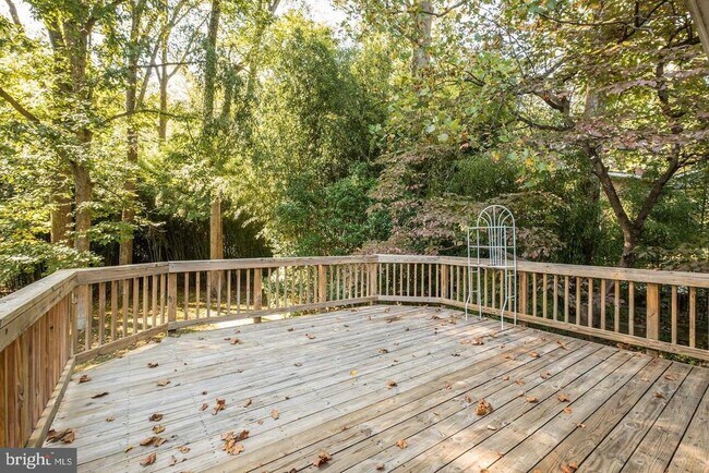 Building Photo - 6710 Persimmon Tree Rd