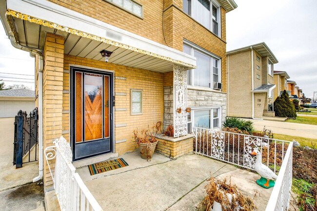 Building Photo - 5212 Avery Pl