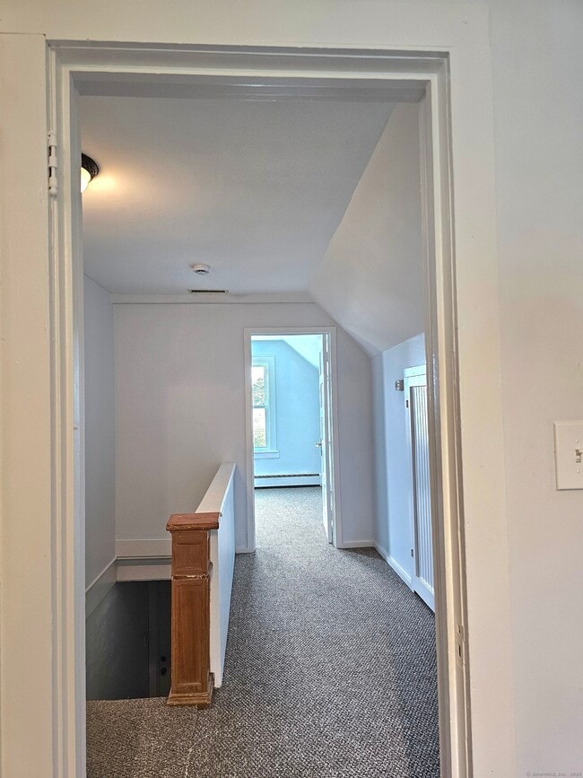 Building Photo - 4 Knoll Ave