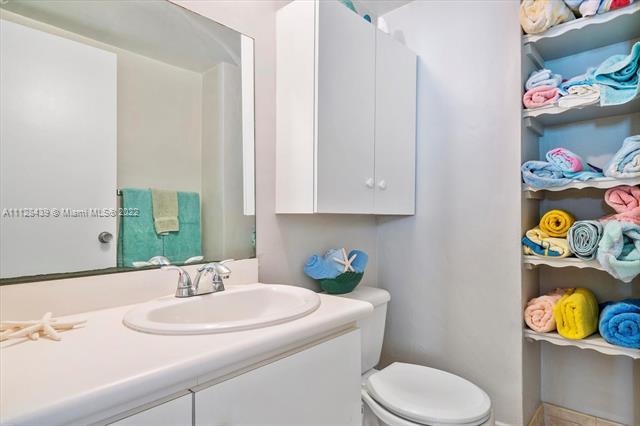 Building Photo - 9225 Collins Ave