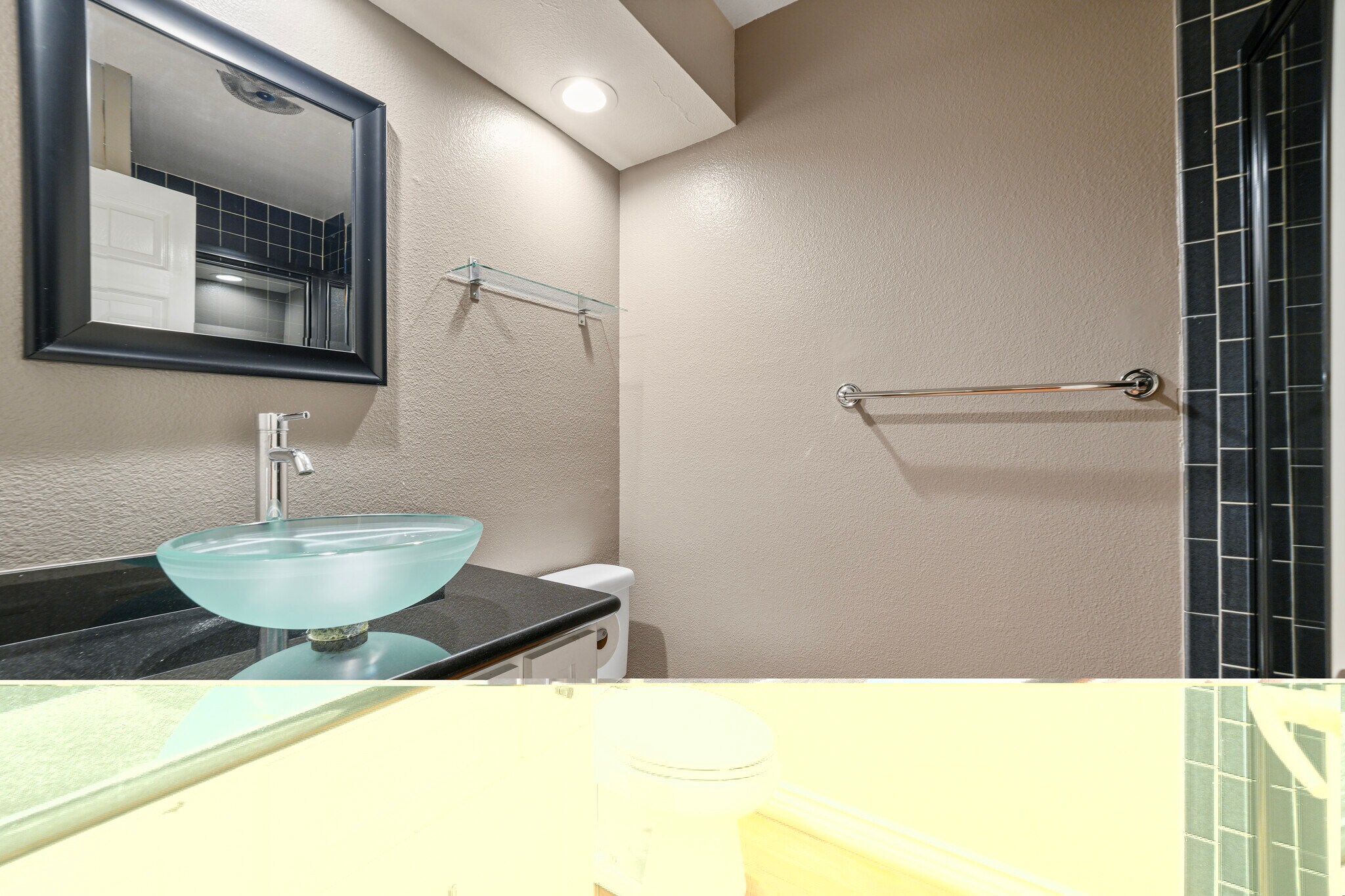 Building Photo - 15231 Magnolia Blvd