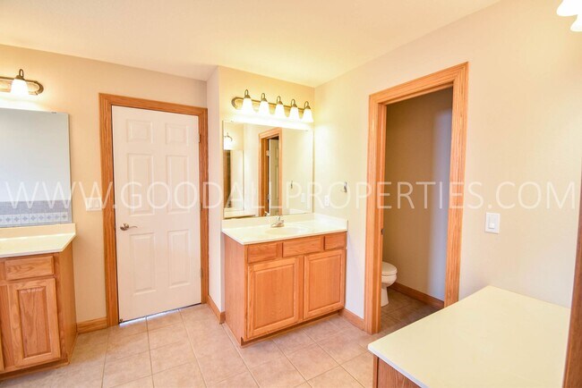 Building Photo - Executive Home with 4 Bedrooms, 2.5 Bath I...