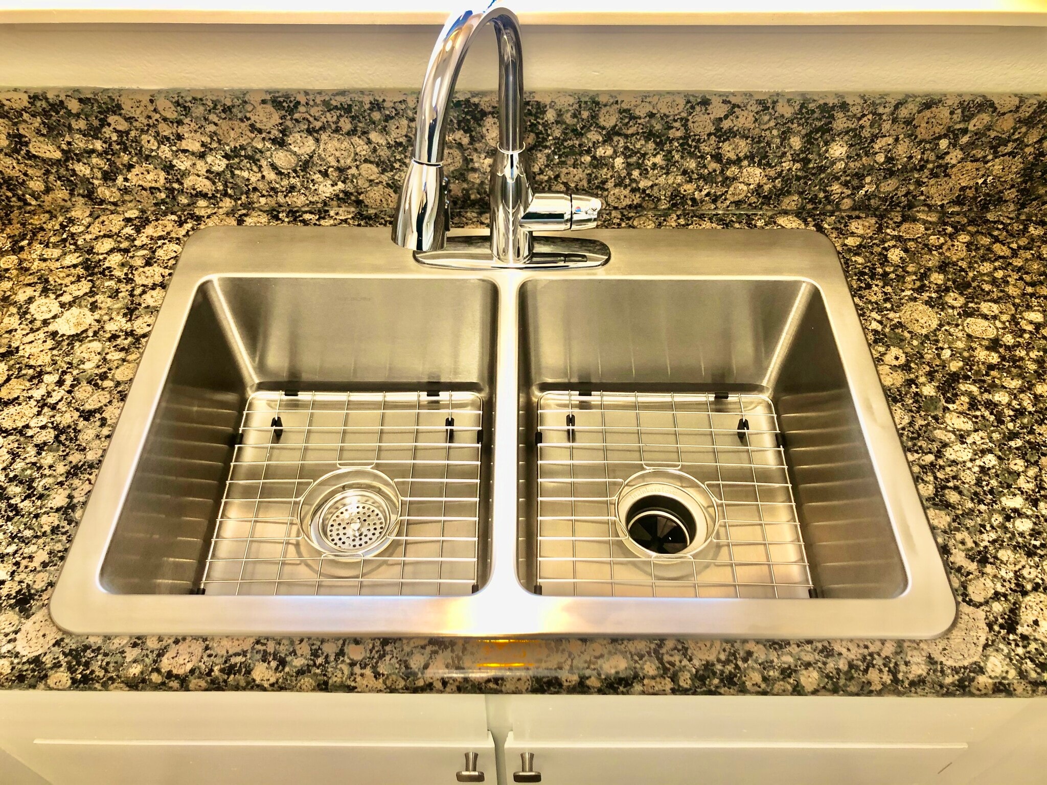 stainless sink - 550 Van Wey Cir
