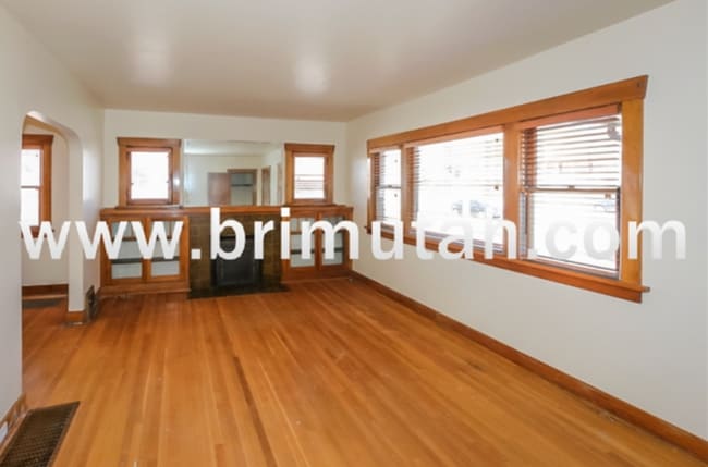 Building Photo - 462 S 1100 E