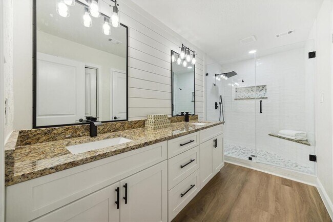 Building Photo - 6410 Meadowtrace Dr
