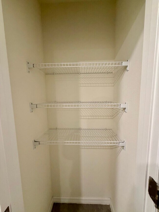 Building Photo - Beautiful Home in Newberry, FL – Spacious, Modern, and Peaceful Living