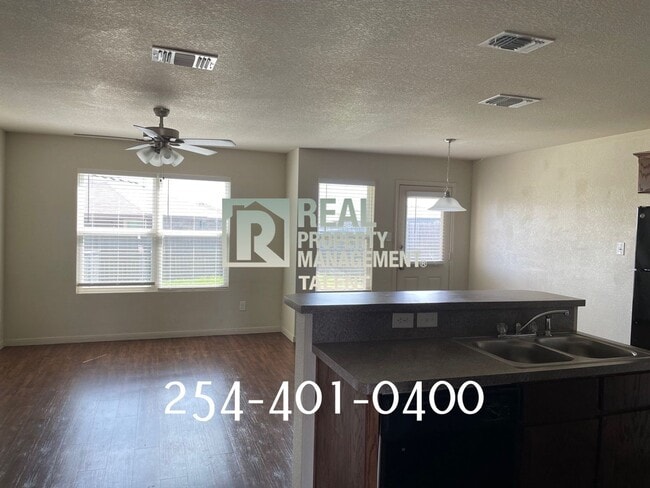 Building Photo - Deal Alert 3-Bedroom, 2.5-Bathroom Duplex ...