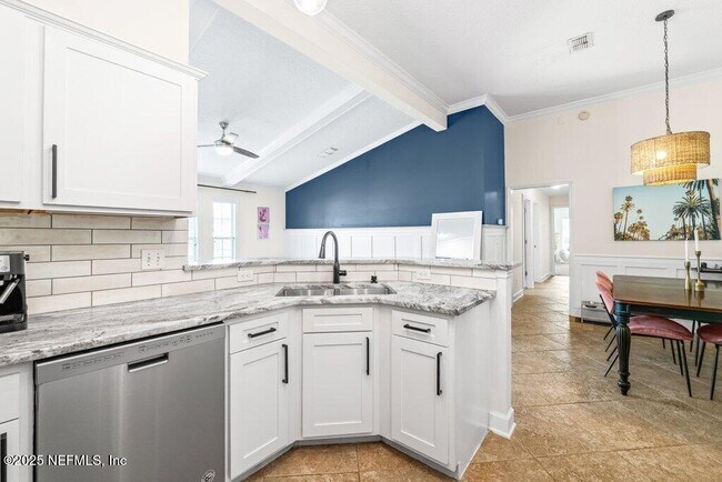 Building Photo - 75 Jardin De Mer Pl