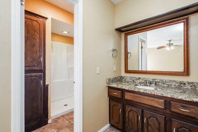 Building Photo - 10616 Basswood Canyon Rd