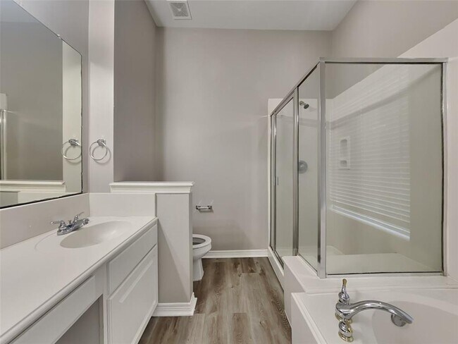 Building Photo - 10834 Golden Sunshine Dr