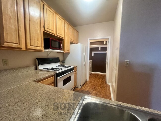 Building Photo - 2 Bedroom at the Reosrt at Tanamera - Reno! - Garage, Pool, Pet Friendly! - Lease Pending