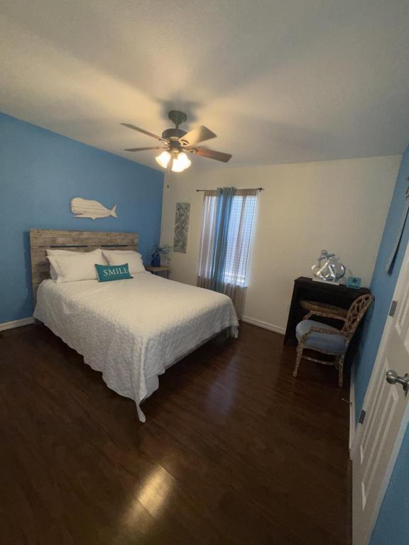 Building Photo - 1131 Century Oaks Dr