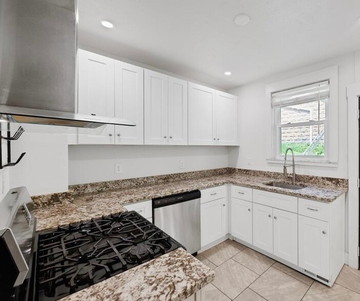 Kitchen - 333 Reifert St