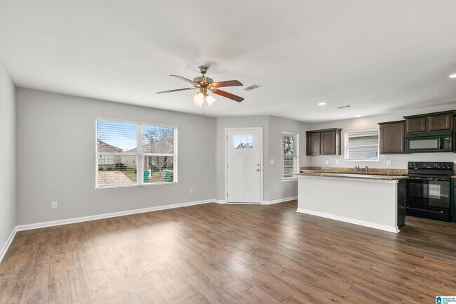 Building Photo - 16411 Waterbury Ln