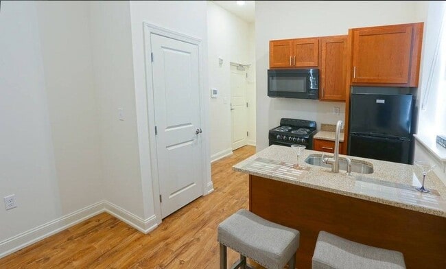 Building Photo - 591 Terrace Blvd